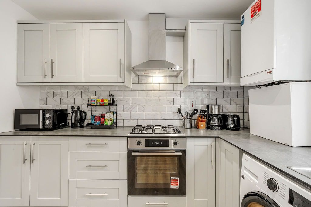 Spacious East London House With Parking